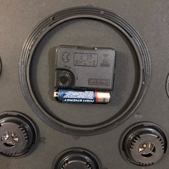 Farmhouse Clock - Picture 6 of 7